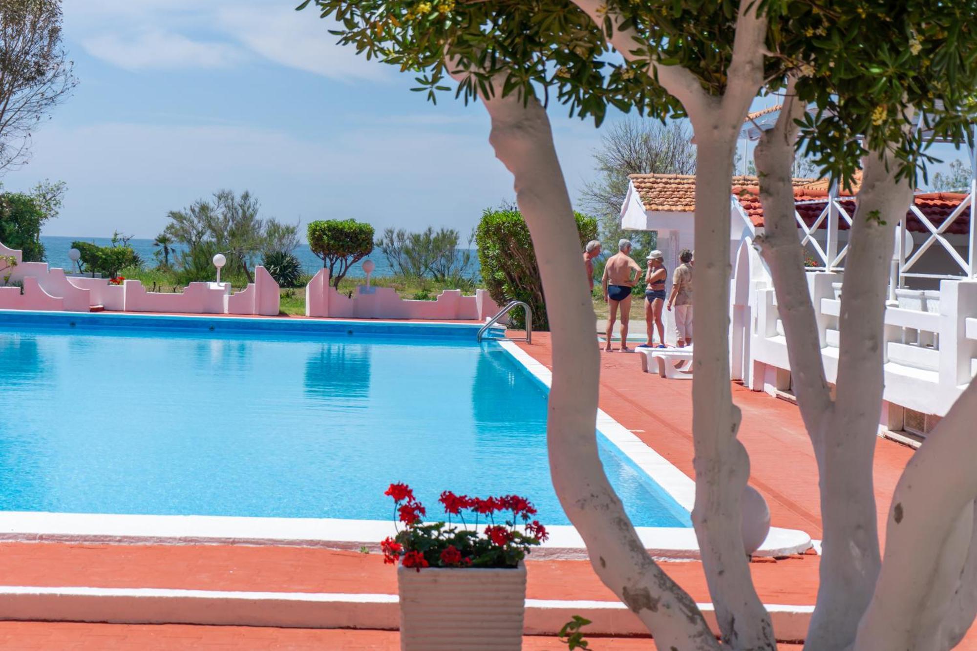 International Resort Мондрагоне Екстериор снимка